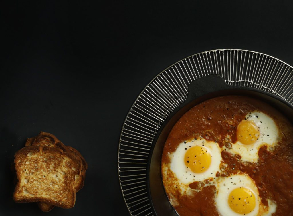 Gluten-Free Curried Tomato Sauce–Poached Eggs