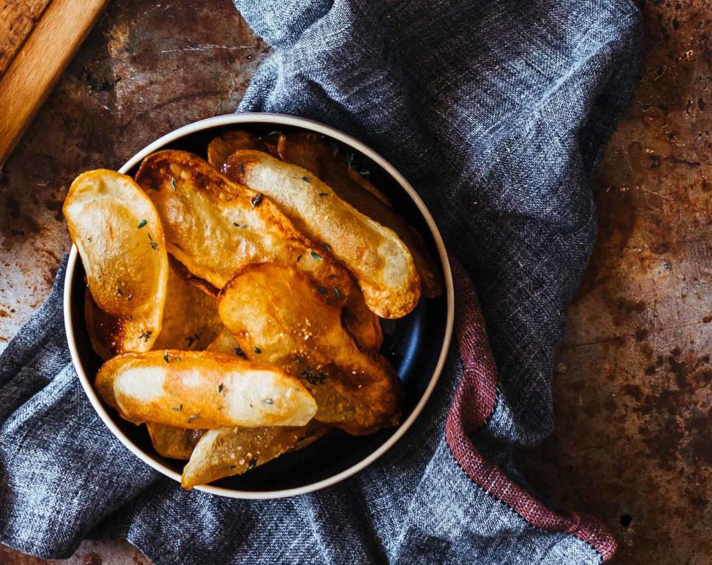 Thyme and Sea Salt–Souffléd Potato Chips Recipe