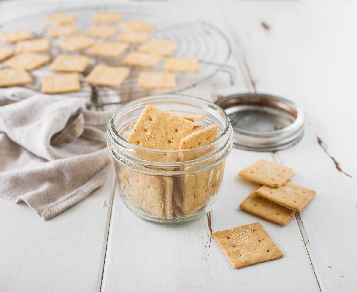 non-wheat-crackers-recipe-ready-to-serve-gff-magazine